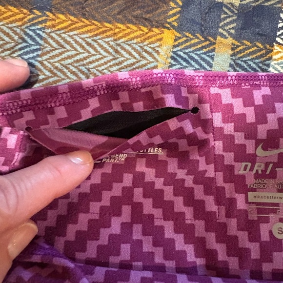 NIKE One Legend 2.0 Women's Zig-Zag Print Violet Eco-Friendly Capri Leggings S - Picture 4 of 11